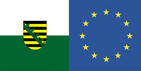 Abbildung von der Europaflagge und der Sachsenflagge nebeneinander